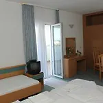 Downtown Private Mandic 3* Supetar