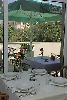 Guest house Downtown Private Mandic Supetar