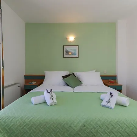 Guest house Downtown Private Mandic Supetar