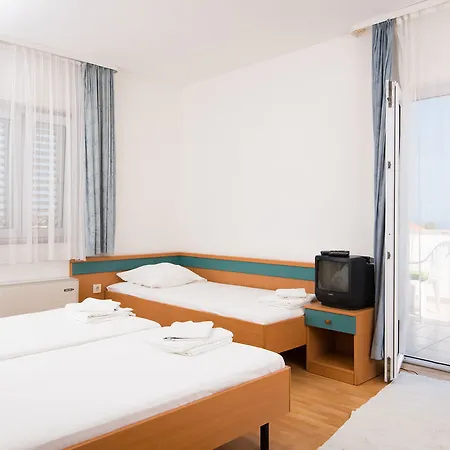 Downtown Private Mandic Pensión 3*