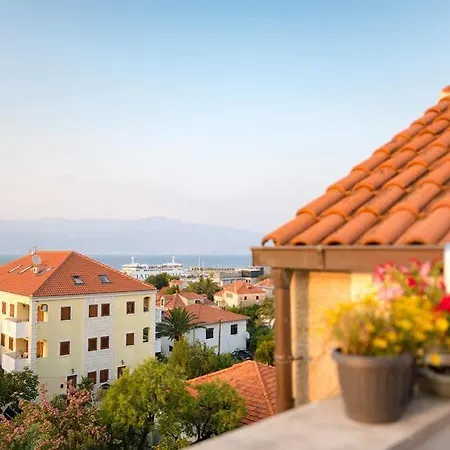 Downtown Private Mandic 3* Supetar
