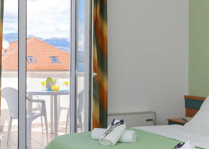 Downtown Private Mandic Villa Supetar