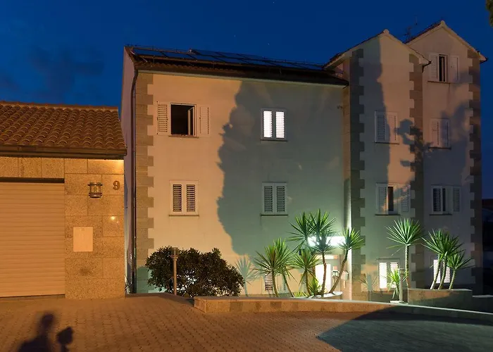 Downtown Private Mandic Villa Supetar