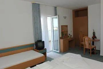 Downtown Private Mandic 3* سوبيتار