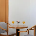 Downtown Private Mandic Πανσιόν