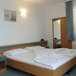 Downtown Private Mandic Gasthuis 3*