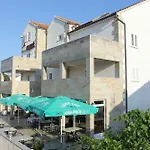 Downtown Private Mandic Gasthuis Supetar