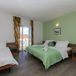 Downtown Private Mandic 3*