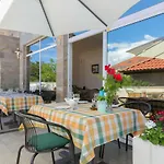Downtown Private Mandic 3* Supetar