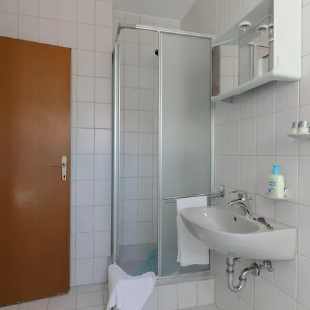 Downtown Private Mandic 3* سوبيتار