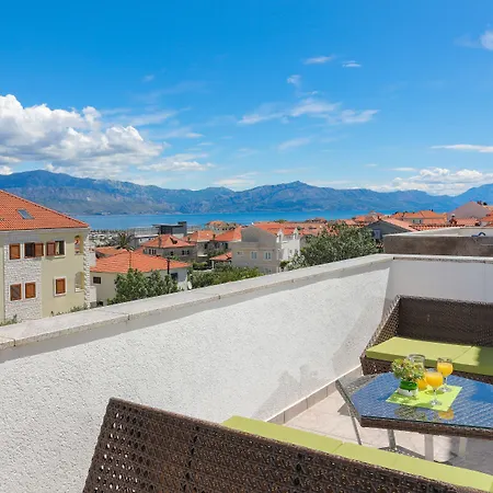Πανσιόν Downtown Private Mandic 3*