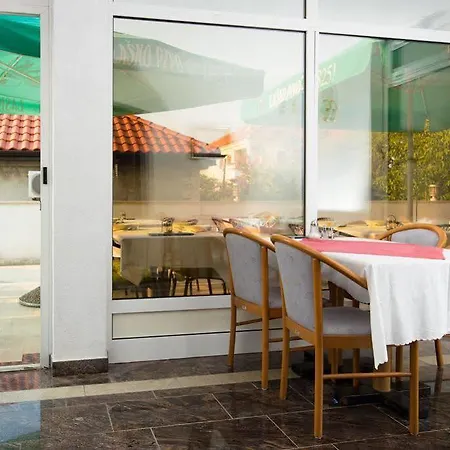 Downtown Private Mandic *