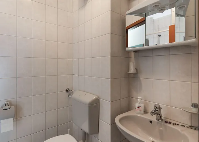 Πανσιόν Downtown Private Mandic
