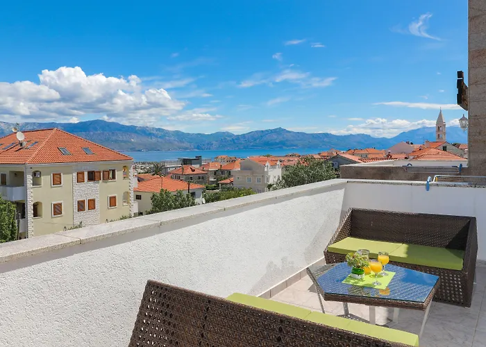 Πανσιόν Downtown Private Mandic 3*