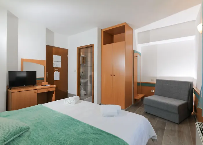 Downtown Private Mandic Πανσιόν Supetar