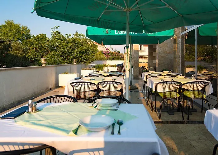 Downtown Private Mandic 3* Supetar