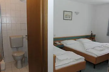 Downtown Private Mandic Πανσιόν