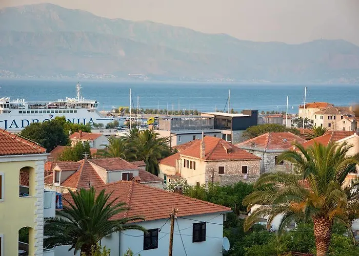 Downtown Private Mandic 3* Supetar
