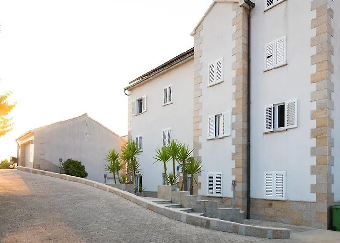 Downtown Private Mandic