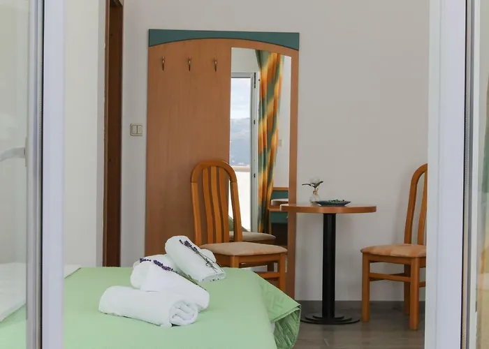Downtown Private Mandic 3* Supetar