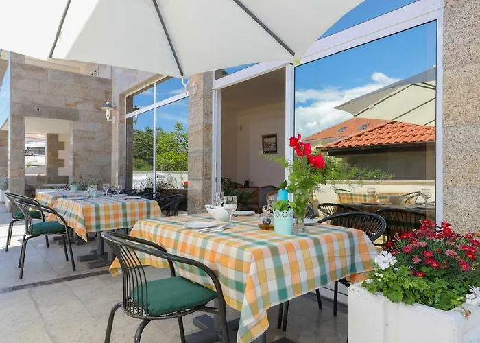 Downtown Private Mandic 3* Supetar